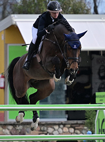 corlou_213_x_287.jpg